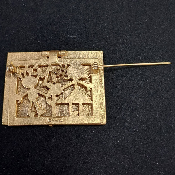 Vintage AJC Signed Mother's Day Mail Brooch Gold Tone - Picture 5 of 13